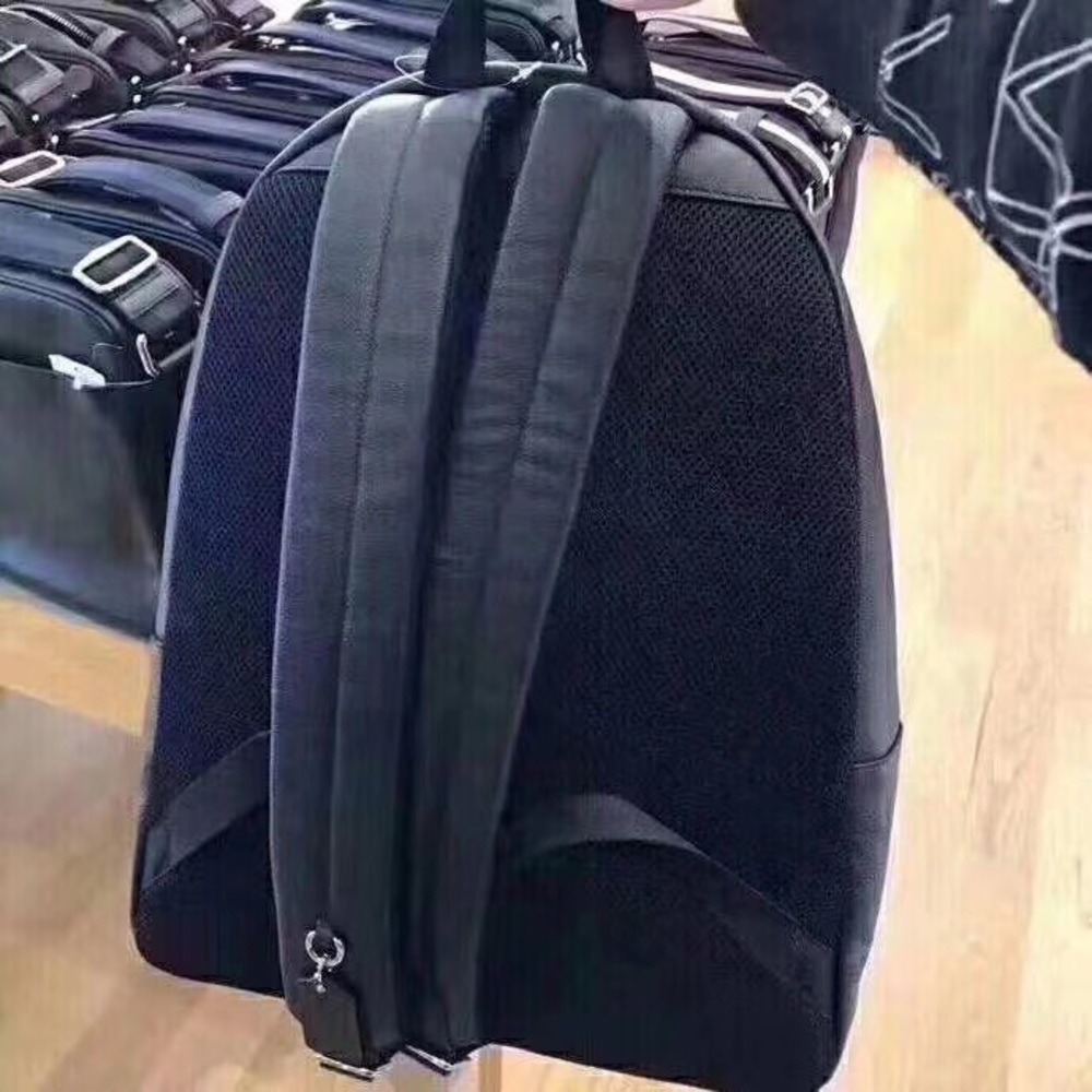 Backpack - Picture 4 of 5